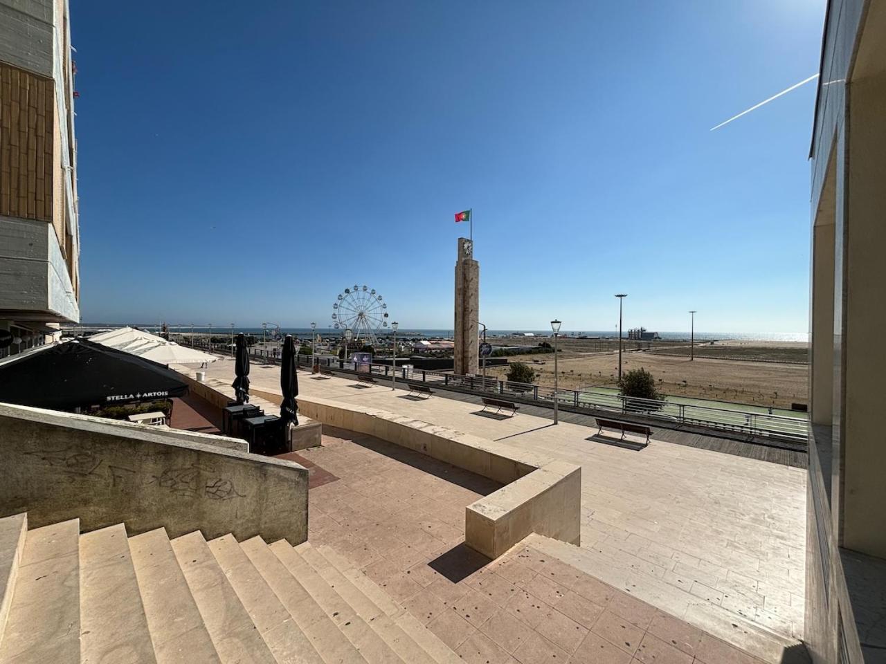 Two Bedroom Apartment Near Beach And Casino Figueira da Foz Luaran gambar